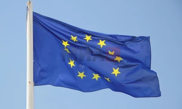 Потпретседателот на ЕК ја критикуваше Евровизија за забраната на знамето на ЕУ