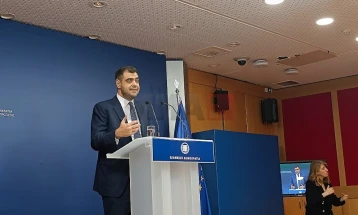 Маринакис: Во овој момент не сме до точка да ставиме вето, но почитувањето на Договорот е неопходен предуслов за ЕУ перспективата на Северна Македонија