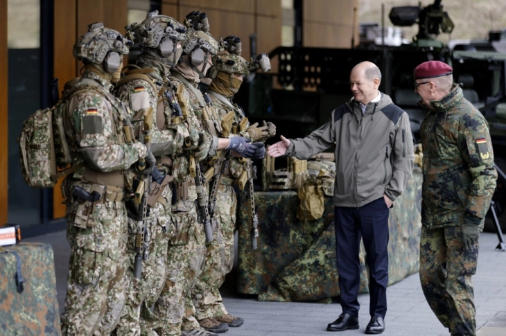 Шолц: Германија мора да најде начин да ги убеди луѓето да изберат кариера во војската