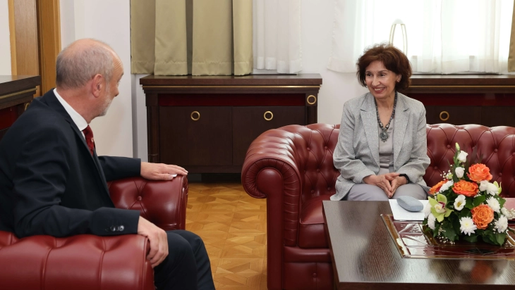 President Siljanovska-Davkova meets EU Ambassador Geer 