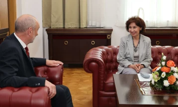 Siljanovska Davkova në takim me Girin: E ardhmja jonë është në BE