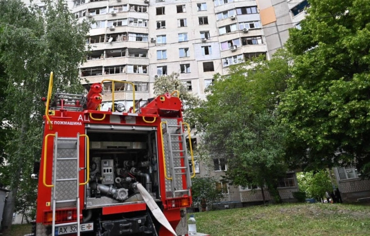 Најмалку 15 повредени во руски напад врз висока зграда во Харков