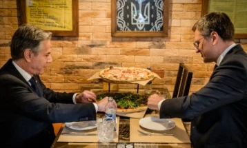 Blinkeni dhe Kuleba në Kiev biseduan në piceri