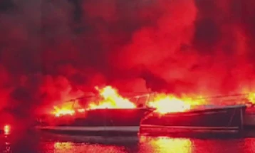 Në një zjarr të madh në portin në Medulin janë shkatërruar 30 jahte