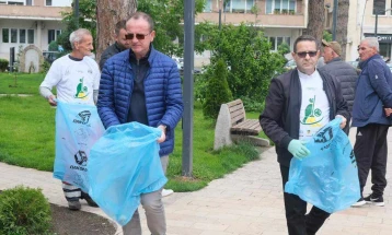 Општина Гостивар спроведе акција за чистење на градот