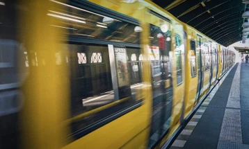 Nëntë të lënduar gjatë përplasjes së një treni pasagjerësh dhe mallrash në një tunel në Beograd