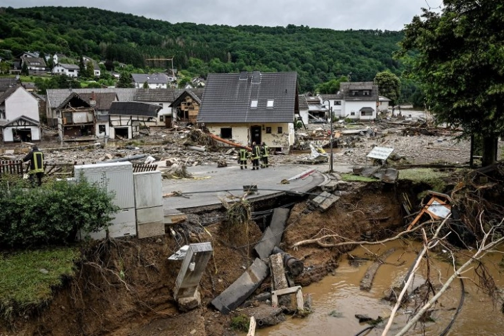 Germany's Scholz visits flood region, assures federal 'solidarity'