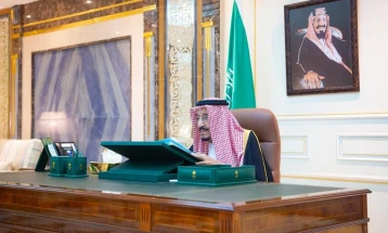 Саудискиот крал Салман бин Абдулазиз на медицински прегледи поради висока температура и болки во зглобовите