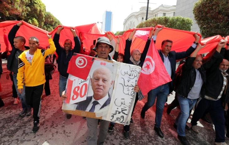 Во Тунис собир за поддршка на претседателот Сајед
