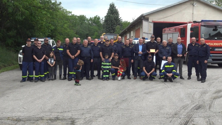 Доделени признанија за најдобрите пожарникари во Кочани по повод Денот на пожарникарството