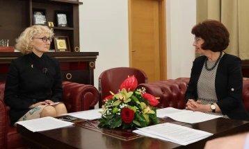 Средба на претседателката Сиљановска Давкова со украинската амбасадорка Дир