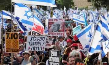 Ерусалим: Илјадници демонстранти протестираат против Владата на Бенјамин Нетанјаху пред Кнесетот