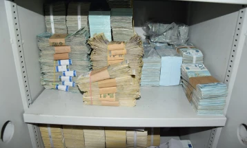 Косовската полиција во филијалите на српската Поштенска штедилница во северно Косово запленила 1,6 милиони евра и 74,7 милиони динари