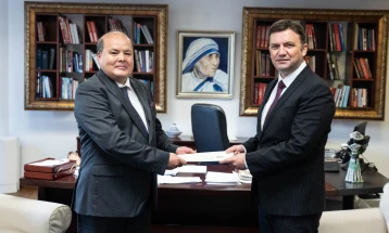Ministri Osmani i pranoi kopjet e letrave kredenciale nga ambasadori i ri i Kazakistanit