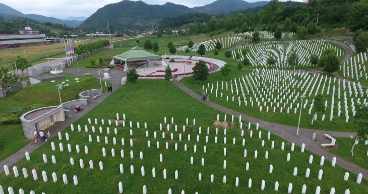 Masa të përforcuara në Srebrenicë, në qytet mbërriti edhe kryeministri i Federatës së Bosnjës dhe Hercegovinës Nermin Nikshiq