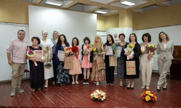 Меѓународниот поетски фестивал „Литературни искри“: ГРАН ПРИ за Надица Тренчева