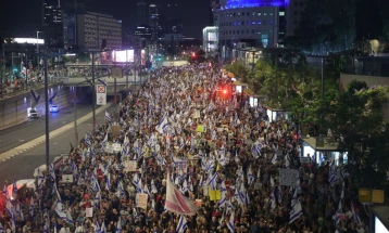 Илјадници Израелци протестираа во Тел Авив барајќи враќање на заложниците од Газа