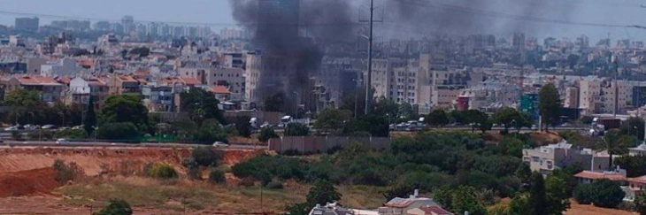 Krahu i armatosur i Hamasit njoftoi se e sulmon Tel Avivin me raketa