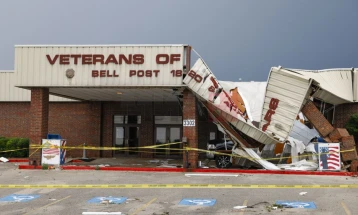 Dy të vdekur nga tornadot në Teksas dhe Oklahoma, 250.000 shtëpi pa energji elektrike