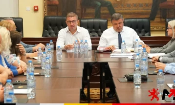 Mickoski në takim me deputetët e VMRO-DPMNE-së dhe koalicionit 