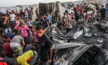 Izraeli do të hetojë sulmin ajror vdekjeprurës të Rafah