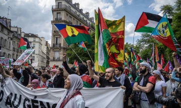 Protesta në Paris për shkak të sulmit izraelit në Rafah