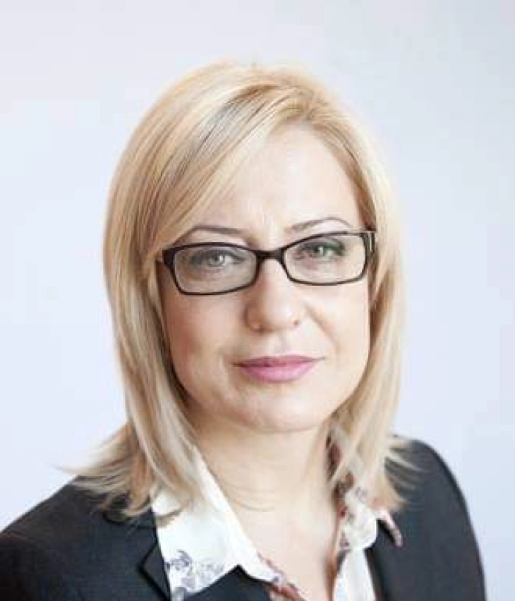 Претседателката на  албанскиот Парламент, Никола, му го честиташе изборот на  Гаши