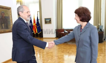 Siljanovska Davkova është takuar me drejtorin e zyrës së Bankës Botërore për Kosovën dhe Maqedoninë e Veriut, Paoluçi