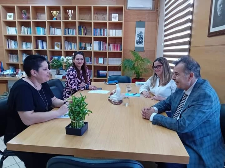 Амбасадорот Марковски на средба во Факултетот за странски јазици во Тирана