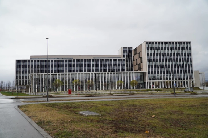 Евакуирана палатата на правдата во Крагуевац поради дојава за бомба