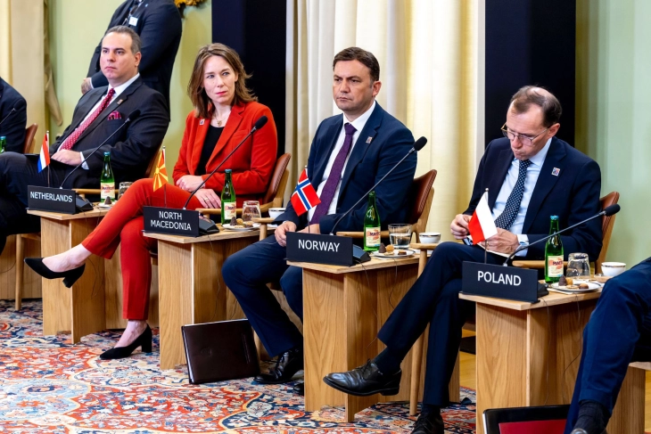 Османи на министерски состанок на НАТО во Прага