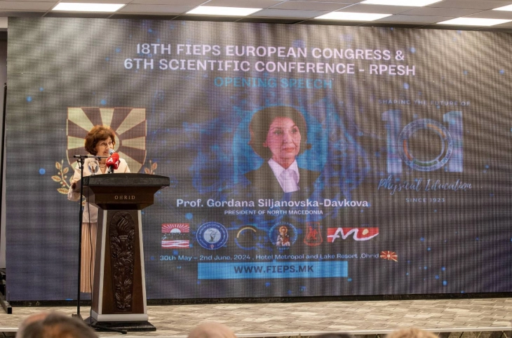 Siljanovska Davkova mbajti fjalim në kongresin e Federatës ndërkombëtare për edukim fizik dhe sport FIEPS