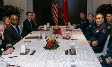 Ministrat e Mbrojtjes të Kinës dhe SHBA-së diskutuan për Tajvanin, Ukrainën dhe Gazën