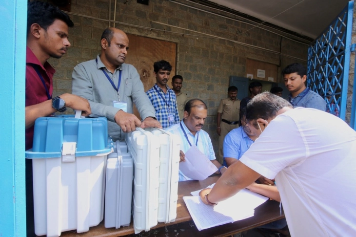 Anketat parashohin fitore të partisë së kryeministrit Modi në zgjedhjet parlamentare në Indi