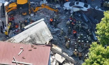 Një person humb jetën, tetë të lënduar gjatë shembjes së ndërtesës në Stamboll