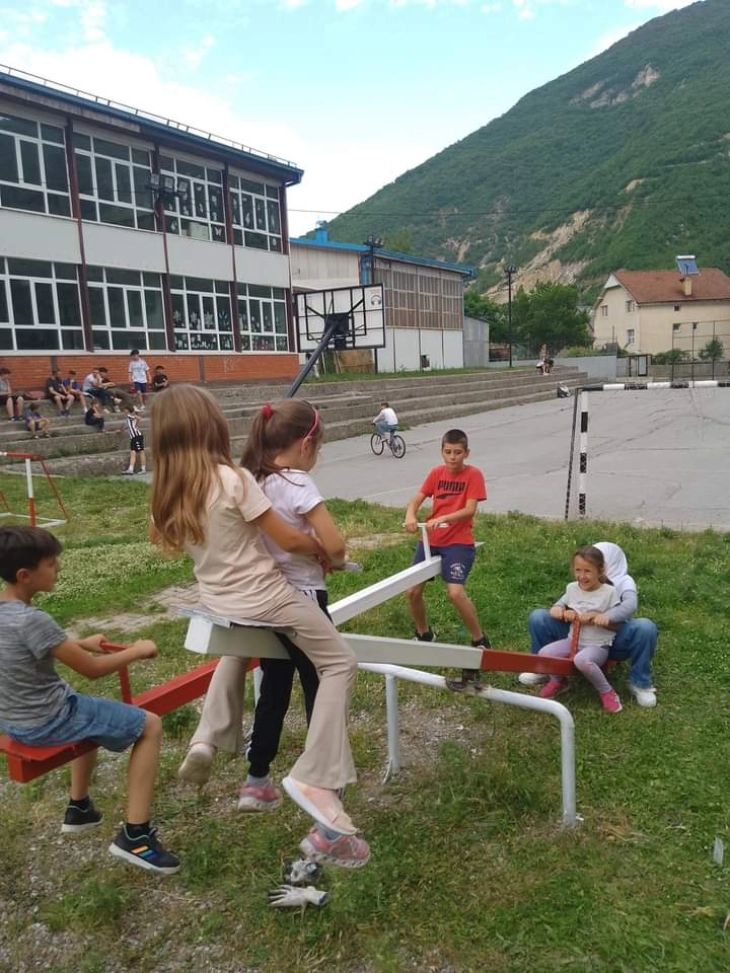 Обновен детскиот парк во село Долно Косоврасти