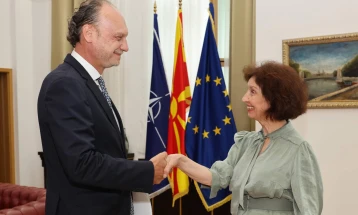 Takim i presidentes Siljanovska Davkova me ambasadorin francez Siril Bomgartner