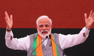 Koalicioni i kryeministrit Modi fitoi 294 mandate nga 543 vende në Parlamentin e ri indian