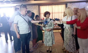 Сиљановска Давкова: Логично е некогаш да бидете власт, а некогаш да бидете опозиција