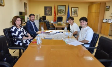 Штипскиот градоначалник на средби со наградени спортисти и ученици