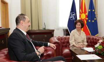 Takim i presidentes Siljanovska Davkova me ambasadorin turk Fatih Ullusoj