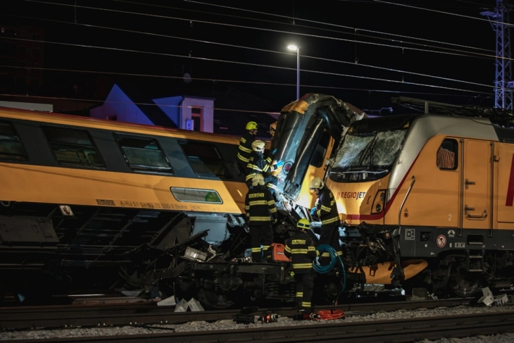 Four dead, 23 injured as trains collide in Czech Republic