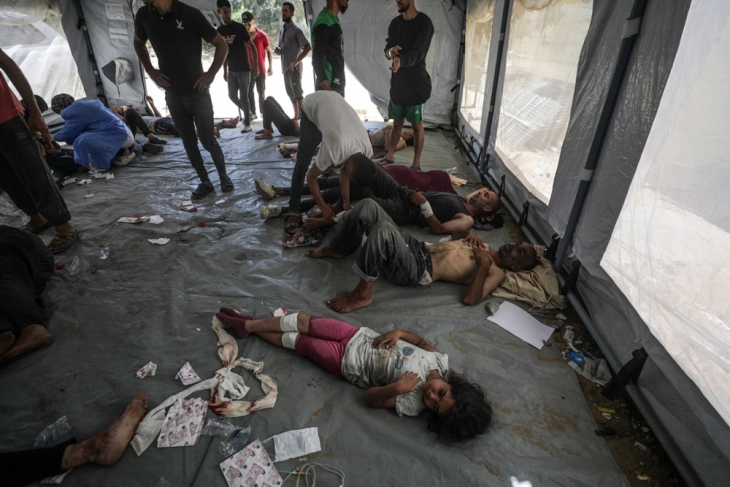 Хамас: Најмалку 210 загинати и 410 ранети во кампот Нусејрат во централниот дел на Појасот Газа