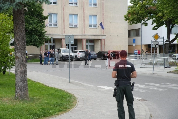 Sllovakia planifikon rregulla më të ashpra për protesta pas sulmit të Ficos