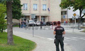 Sllovakia planifikon rregulla më të ashpra për protesta pas sulmit të Ficos