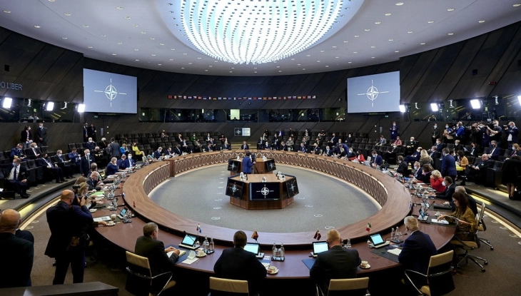 Samiti i ardhshëm i NATO-s dhe mbështetja për Ukrainën, tema kryesore në takimin e ministrave të mbrojtjes të Aleancës