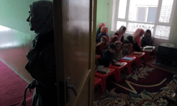 Një mijë ditë pas ndalesës, UNICEF u kërkon talebanëve që t'i lënë vajzat të shkojnë në shkollë