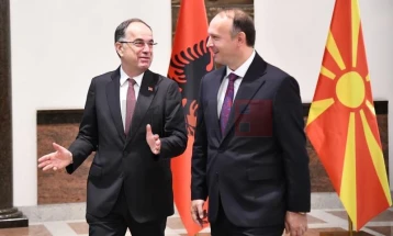 Takimi i kryetarit të Kuvendit Gashi, me presidentin e Shqipërisë, Begaj