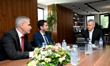 Ministrri Bushi u takua me delegacionin e MPB-së së Kosovës