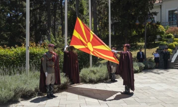 Церемонија на свечено менување на државното знаме во Кабинетот на Претседателот